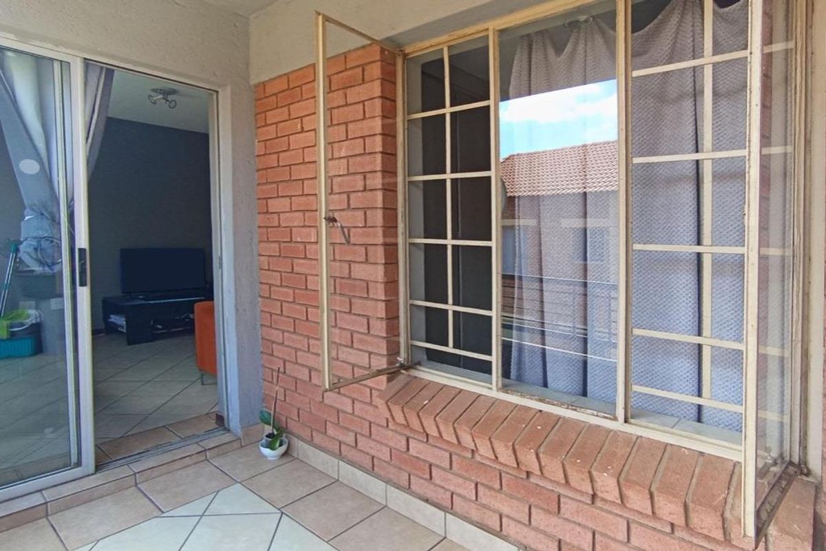 1 Bedroom Apartment - Photo 3