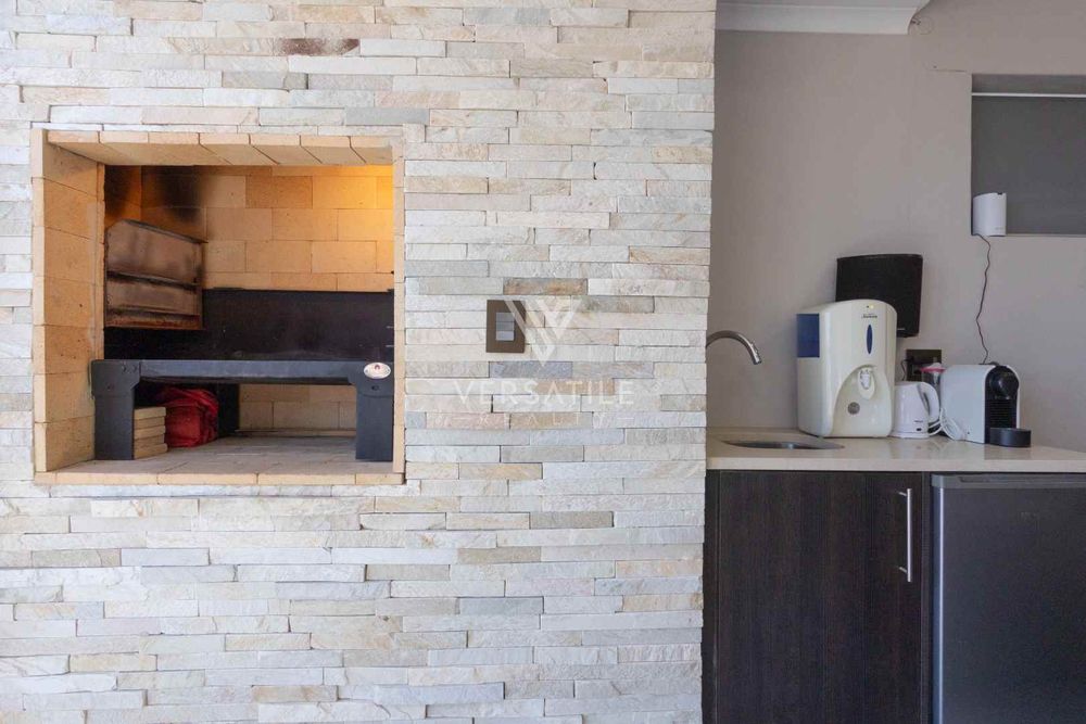 81 - Indoor BBQ & Coffee | Mini bar station