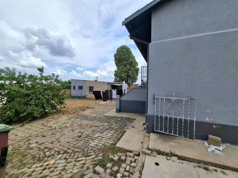 🔥 HIGH-INCOME INVESTMENT OPPORTUNITY! 🏡 FOR SALE | WINDHOEK NORTH 💰 N$ 3,150,000 (Excl. Costs)  ✨ Earn N$ 35,000/month from day ONE! - Photo 2