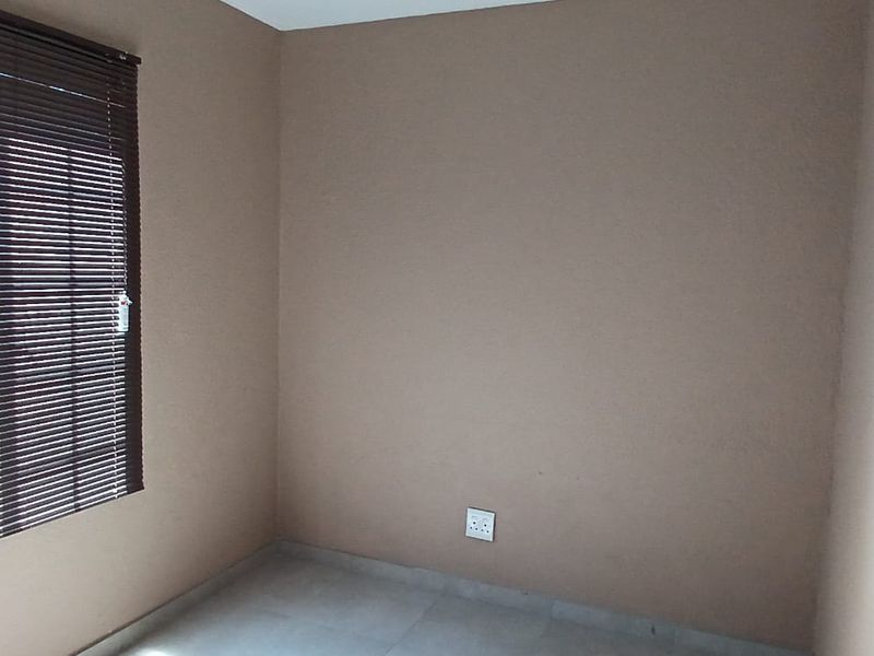 Glen Marais – Renovated 3-Bedroom Home - Photo 6