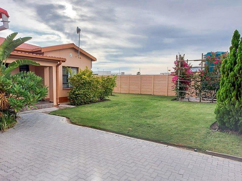 A Prime Investment and Family Home Opportunity in Upmarket Oshakati East Ext.16 - Photo 3