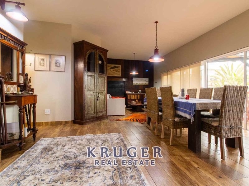 ARCHITECTURAL MASTERPIECE - Photo 10