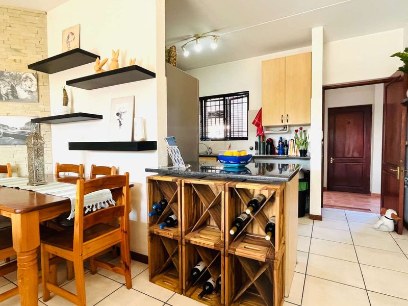 2 Bedroom Ground Floor Apartment for Rent in Paulshof - Photo 7