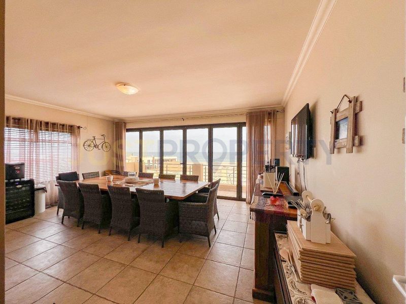 3-Bedroom Sea-View Townhouse, Dolphin Beach - Photo 2