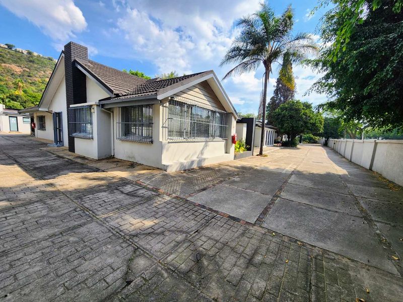 The Riviera Utility Campus - Photo 2