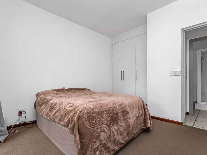Superb 1 Bedroom, 1 Bathroom Garden Apartment For Sale in Broadacres - Photo 9