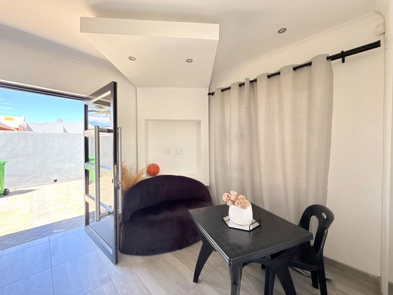 FULLY FURNISHED - Photo 4