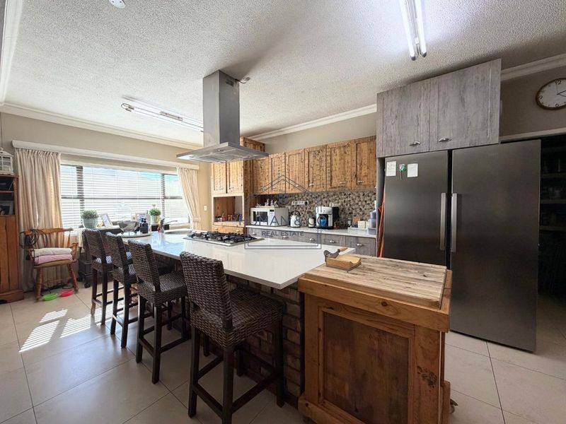 Modern 3-bedroom home in Fairway Estate - Photo 8