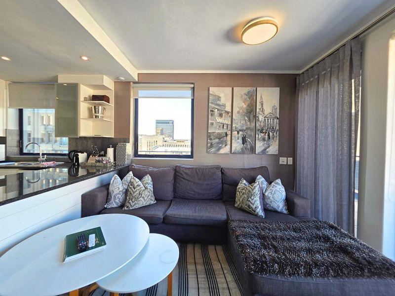 Double-Storey Corner Penthouse with Iconic Table Mountain Views - Photo 7