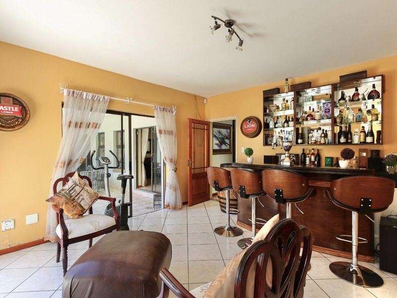 Magnificent and spacious family home - Photo 8