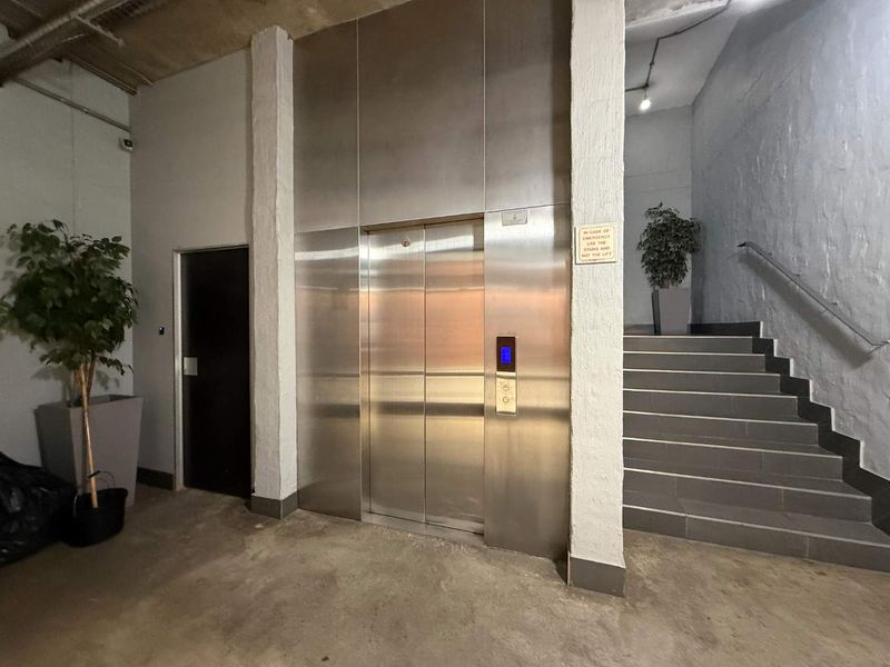 Office Space To Let - Immediately Available - Photo 3