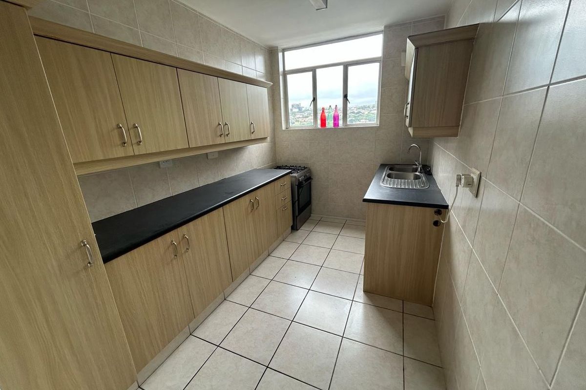 Beautifully Appointed 1-Bedroom Apartment – Prime Location - Photo 5