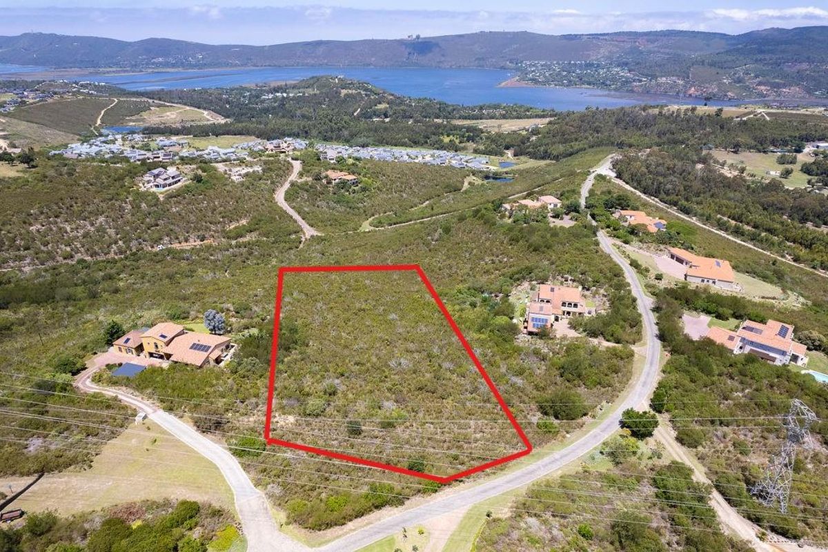 Tranquil Living with Breathtaking Views - Photo 4