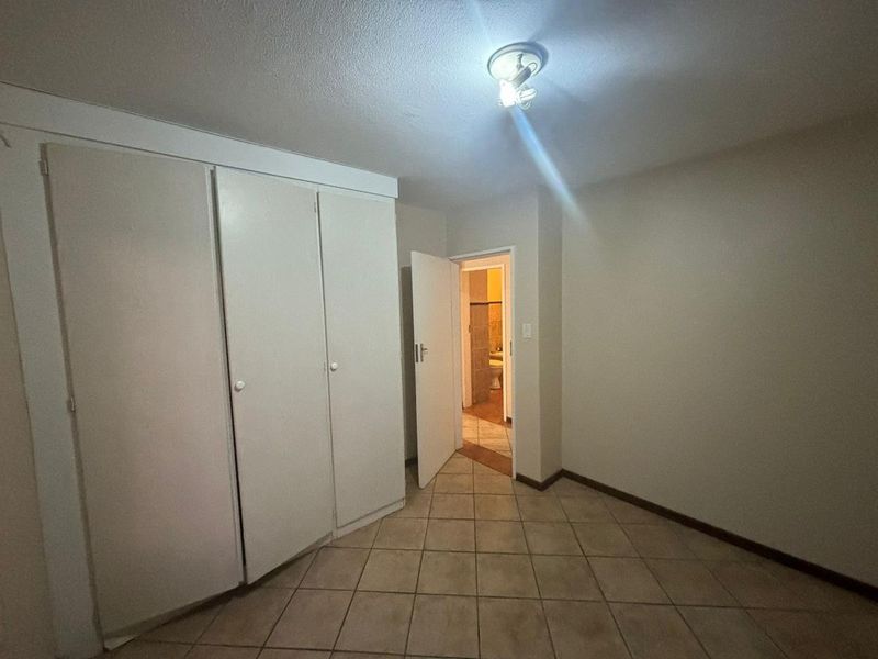 2 Bedroom ground unit in Mooikloof Ridge - Photo 10