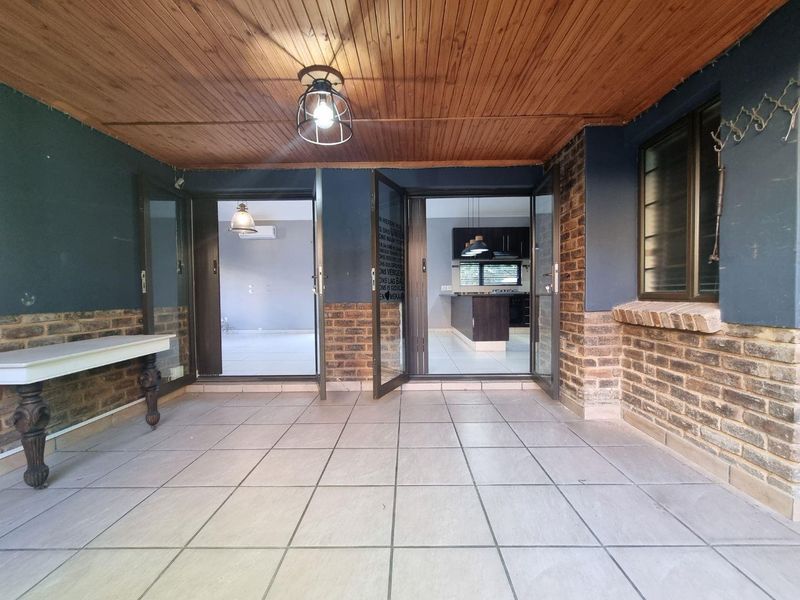 Well located in Estate - Photo 6
