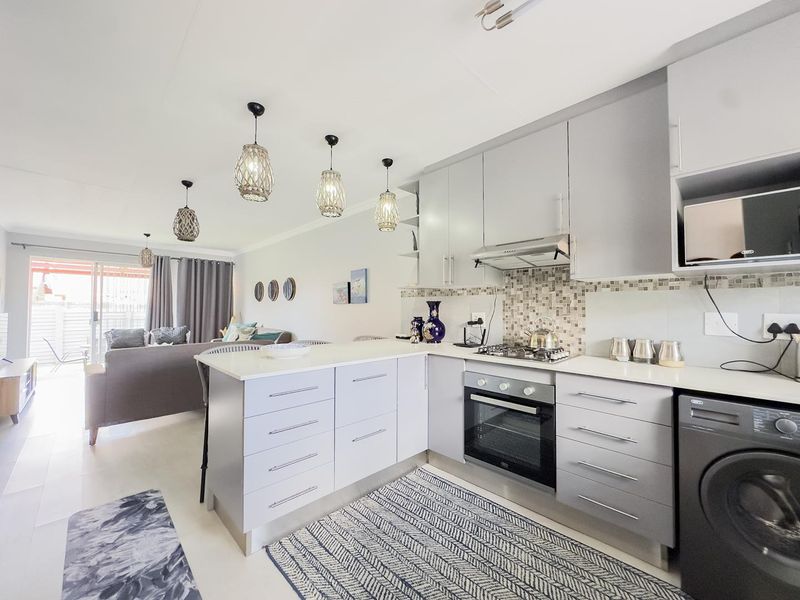 2 Bedroom Simplex with a Private Garden - Photo 9