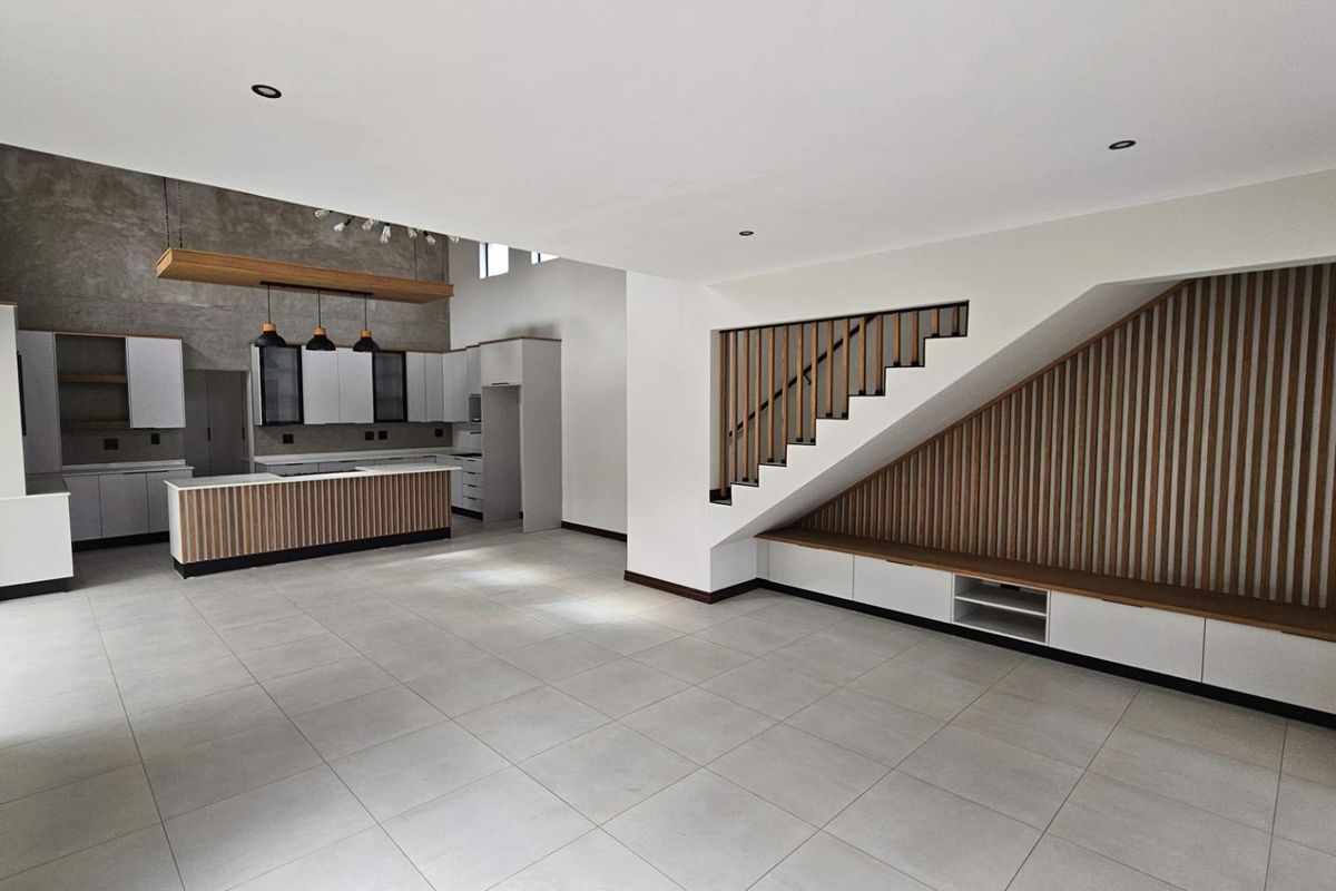 4 Bedroom Luxury Family Home in Landsmeer Estate - Photo 5