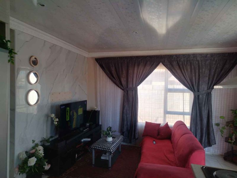 3 bedrooms house for sale in Soshanguve B1 - Photo 6