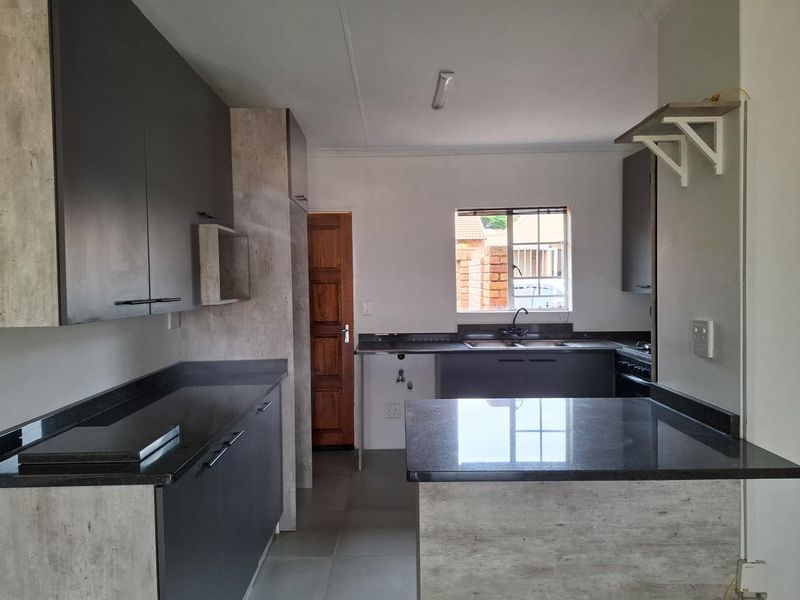 Newly Renovated 2-Bedroom Gem for Sale – Lee Park, Elarduspark, Pretoria - Photo 7