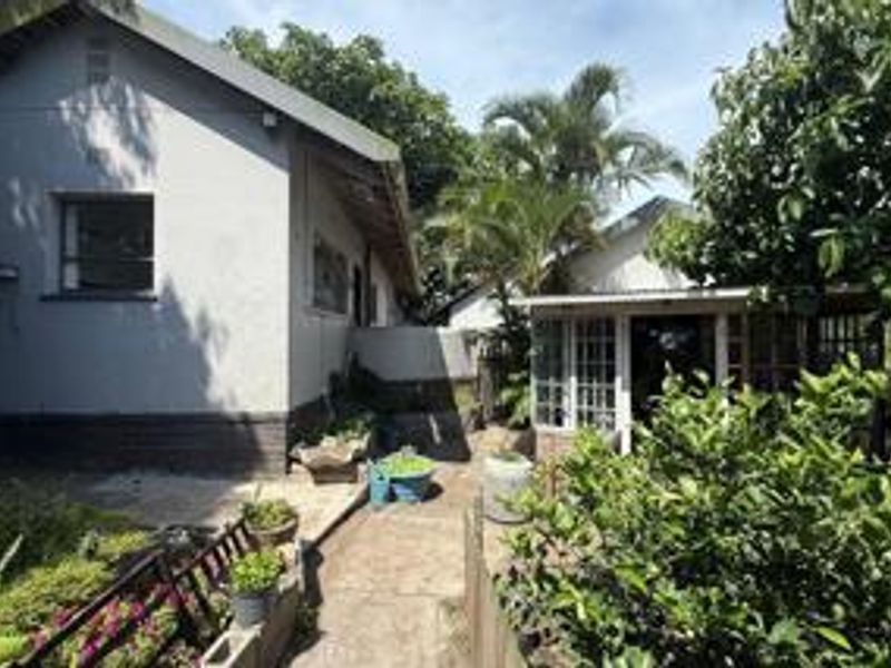 Spacious Richards Bay Central Home with Lush Garden Potential - Photo 2
