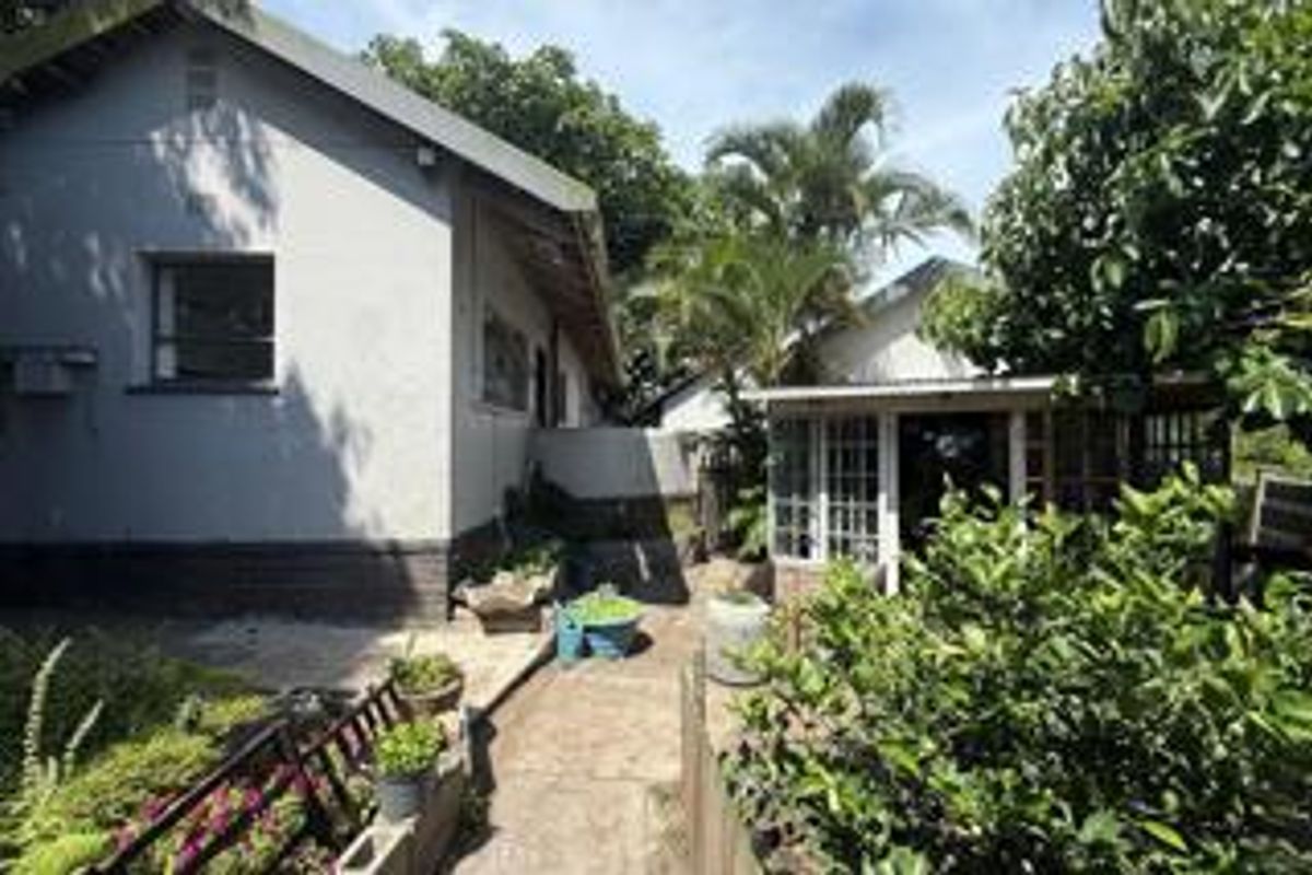 Spacious Richards Bay Central Home with Lush Garden Potential - Photo 2
