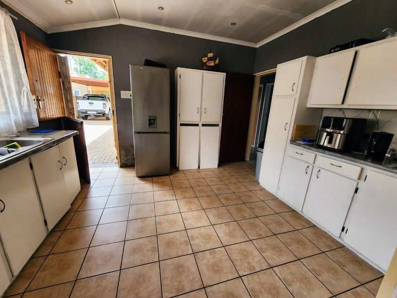 Unbeatable Triple-Income Investment: R26,000 Monthly Potential in One Prime Location - Photo 9