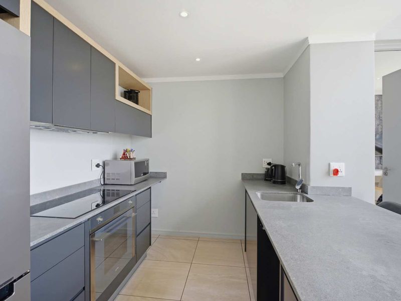 Skyline Elegance: Own a Piece of Sandton's Exclusive Penthouse! - Photo 9