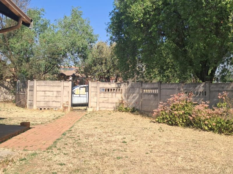 INVESTORS DELIGHT! - Photo 10