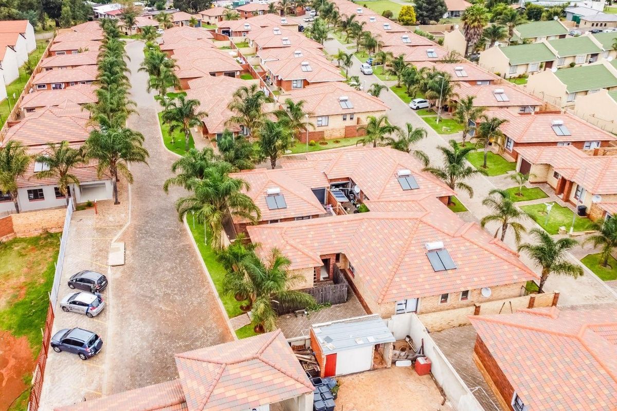 Investor's dream -Tenanted units ready for portfolio Growth! - Photo 2