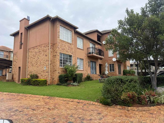 Property #2479542, Townhouse Rental Monthly in Noordheuwel