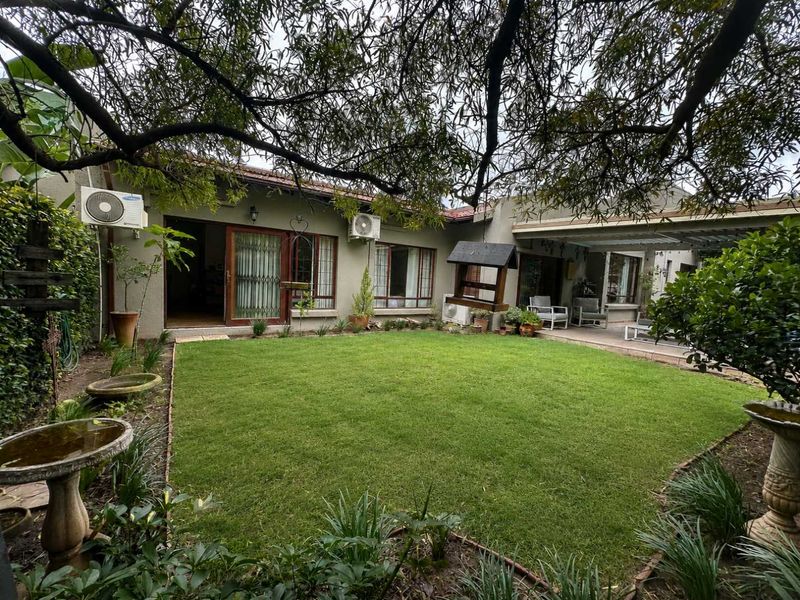 Solar-Powered, Pet-Friendly Family Home – Where Even the BIG Dogs Are Welcome! - Photo 2