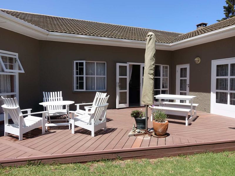 HOUSE WITH FLAT NEAR THE SEA PROMENADE AND SHOPPING MALL - Photo 8