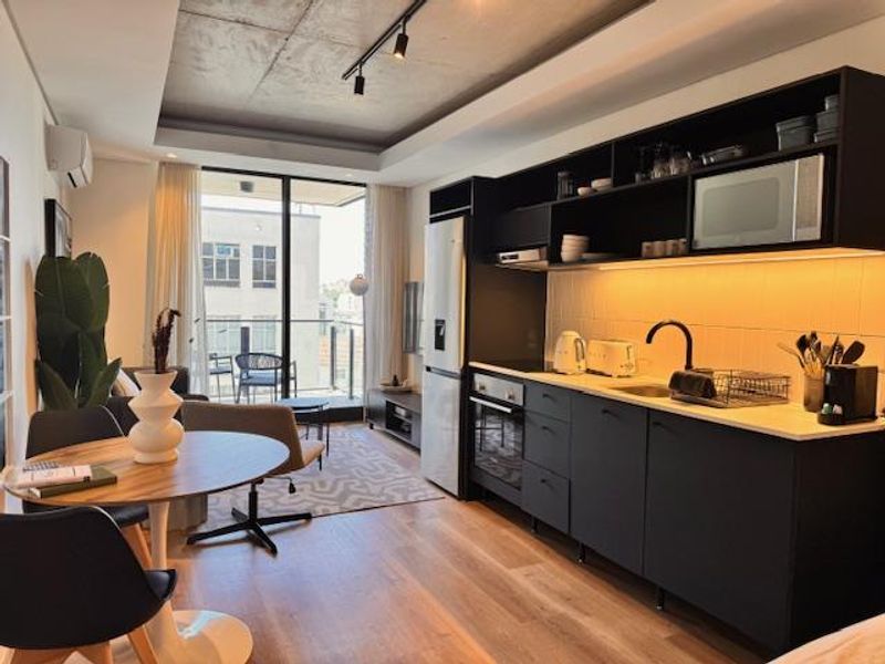 Stylish Station House Studio - Photo 2