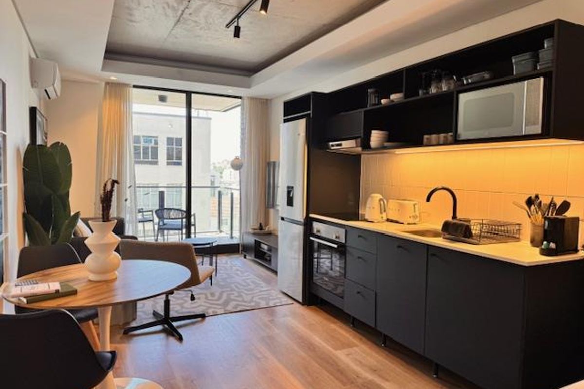 Stylish Station House Studio - Photo 2