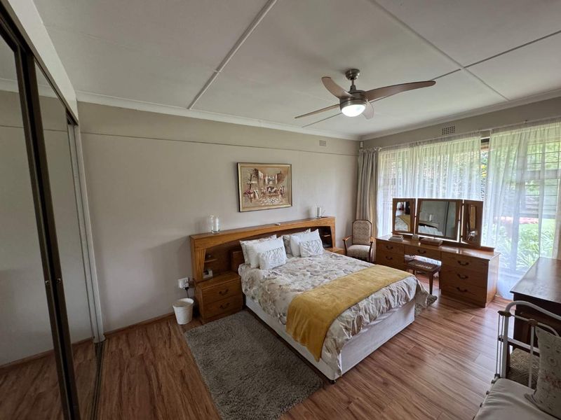 Large Home with flatlets for sale in a boomed off street - Photo 9