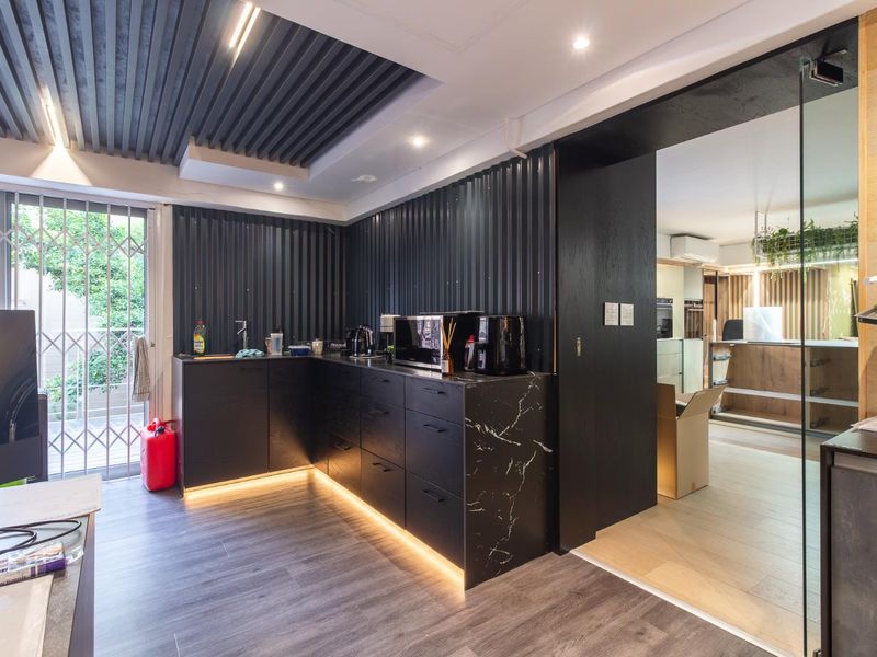 Retail/office space to let at DoubleTree by Hilton - Photo 6