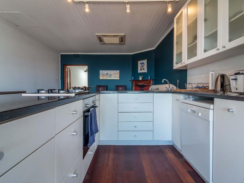 A spacious townhouse, perfectly placed on the outskirts of the City - Photo 9