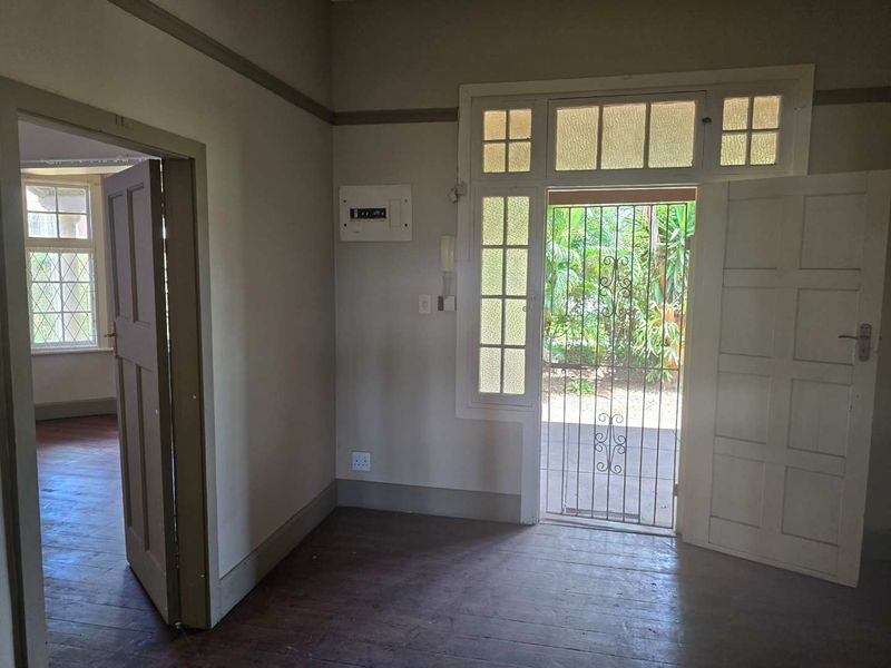 Spacious townhouse in complex gated estate - Photo 10