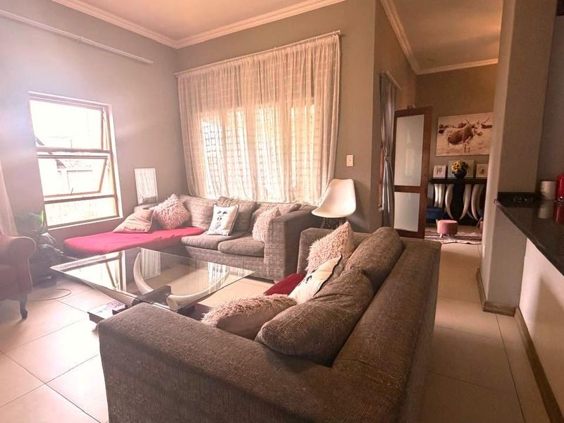 Spacious, Stylish & Designed for Living – Your Dream Home Awaits - Photo 4