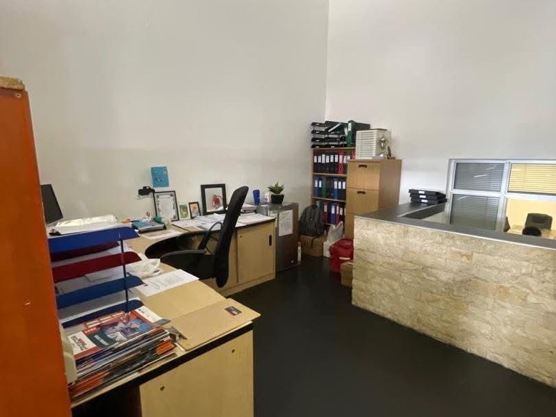 Business property for sale - Photo 5