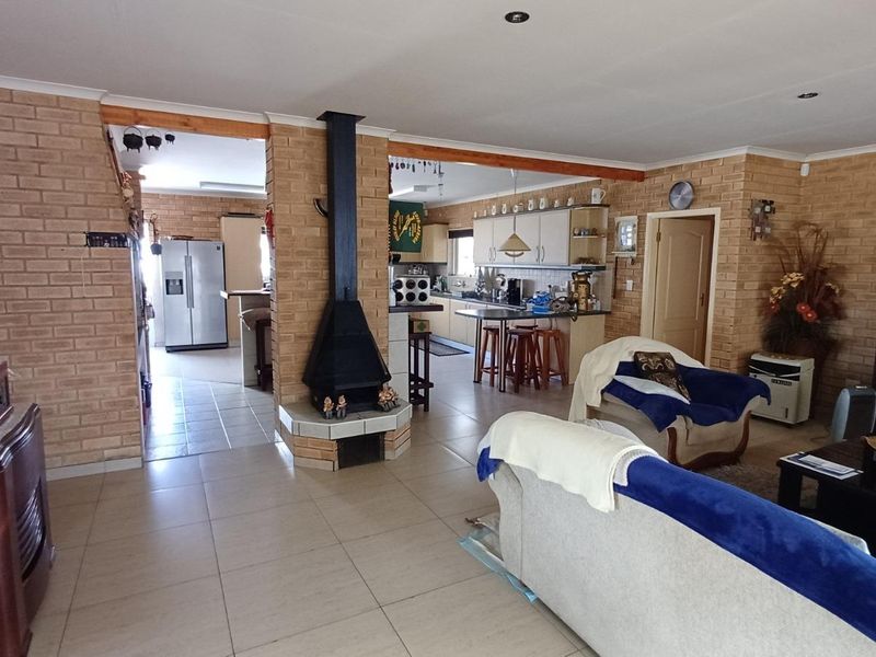 Family home with flat - Photo 2