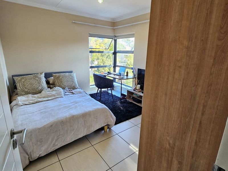 3 bedroom Apartment in Morningside - Photo 5