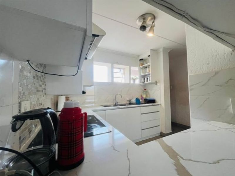 3 Bedroom Townhouse for Sale Mondeor Johannesburg South - Photo 10