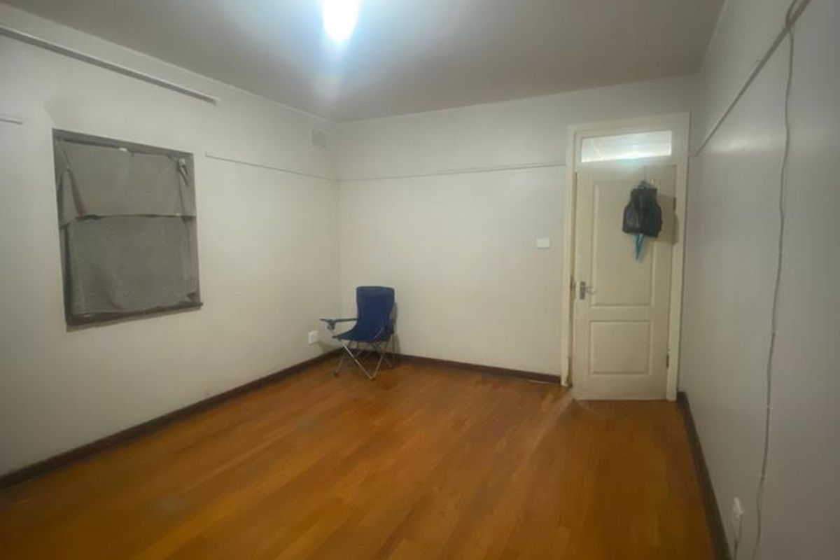 Charming 2Bedroom Apartment in the Heart of Montclair - Photo 4