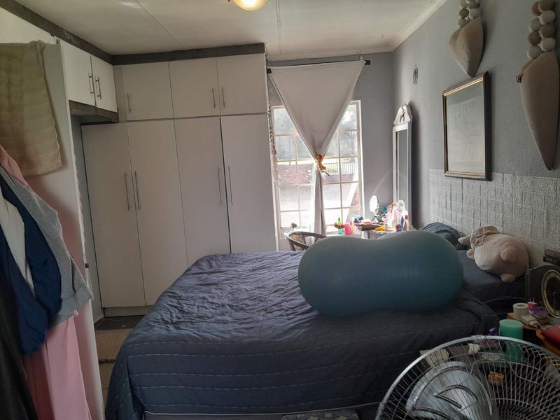 Low Maintenance 3 Bedroom Facebrick Townhouse - Photo 10