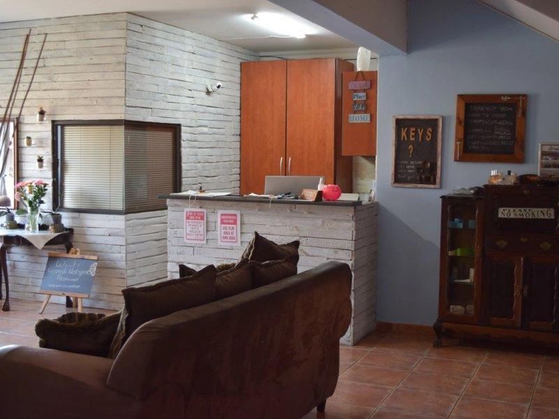 24 Bedroom Guesthouse with Sea View - Photo 2