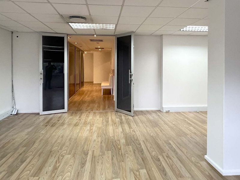 PRESTIGIOUS AAA OFFICE SPACE OVERLOOKING GATEWAY - Photo 10