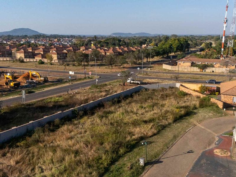 Prime Vacant Stand in Secure Heatherview Estate, Akasia - Photo 9