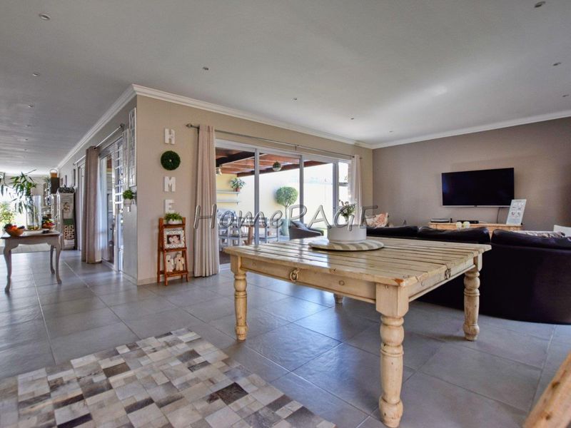 Rossmund Golf Estate, Swakopmund:  Large, Neat, Upmarket Home is for Sale - Photo 6
