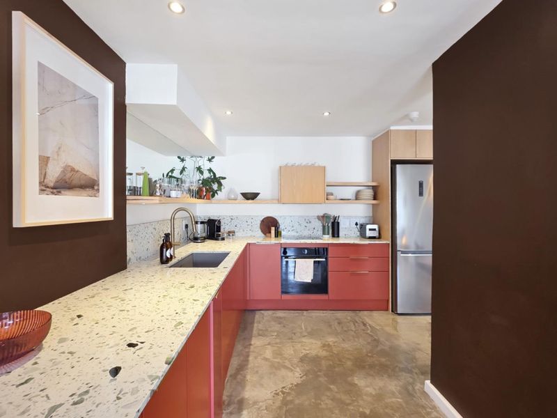 Loft Style Apartment with Parking and Mountain Views - Photo 7